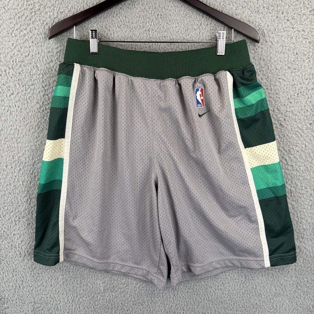 Vintage 90s Nike Milwaukee Bucks 82 Mesh Basketball Shorts Mens Medium Lined‎
